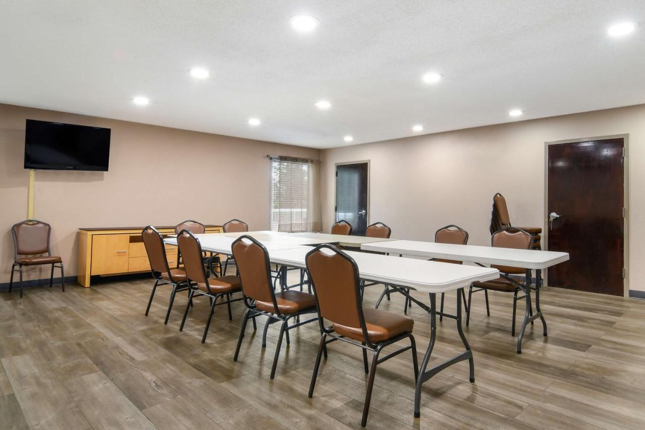 Surestay Plus Hotel Tarboro Exterior photo