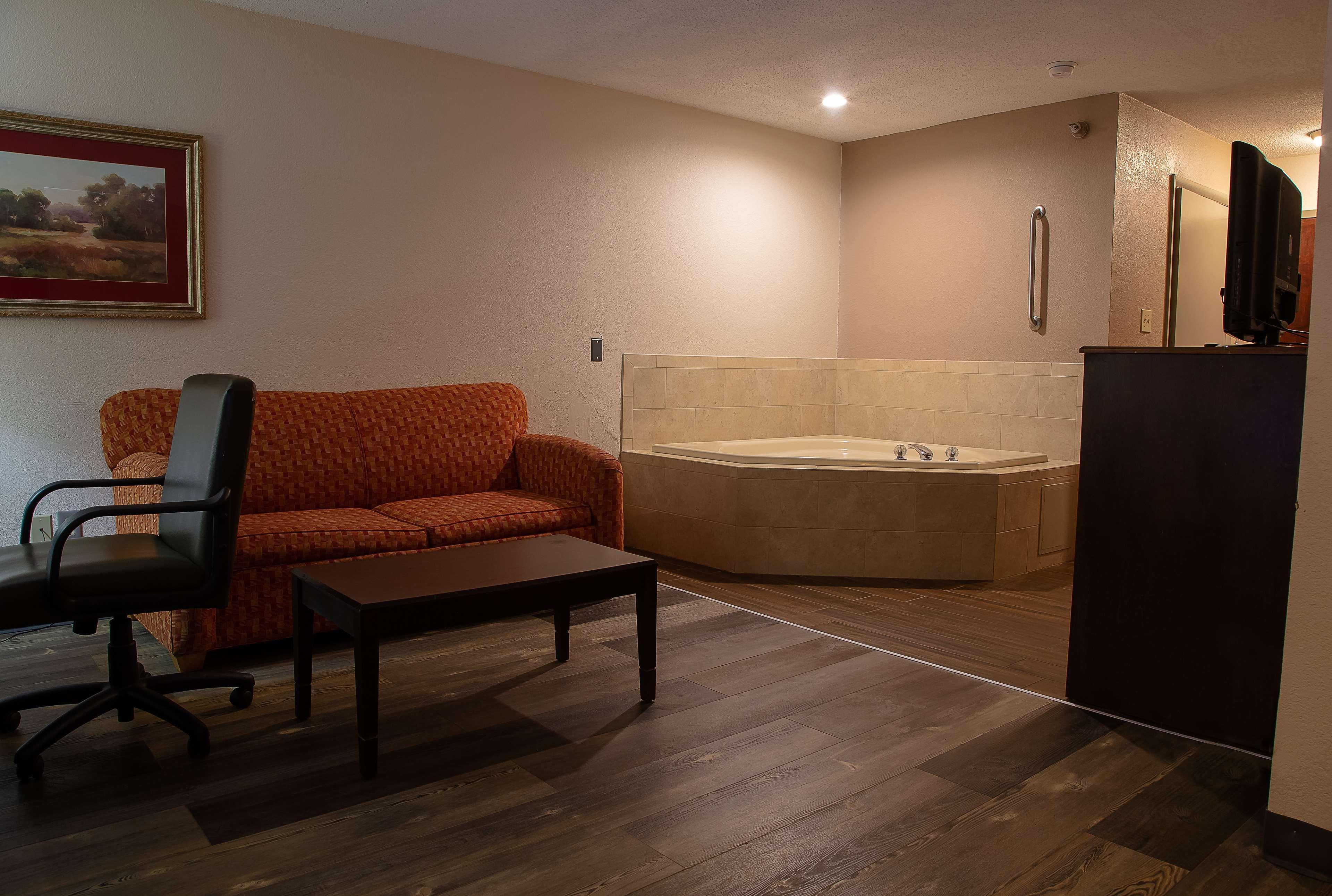 Surestay Plus Hotel Tarboro Room photo